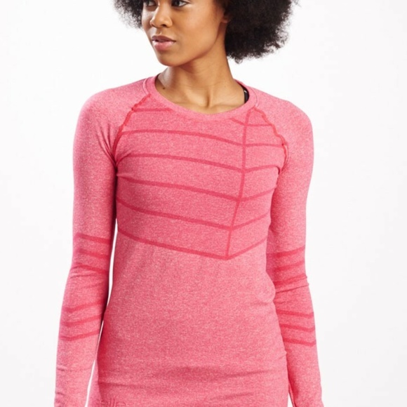 oiselle Tops - Oiselle Birds of a Feather longsleeve
